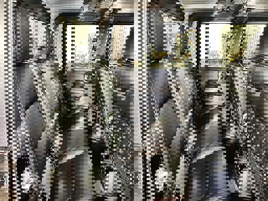 Used 2022 Jeep Gladiator Rubicon w/ Cold Weather Group image 30