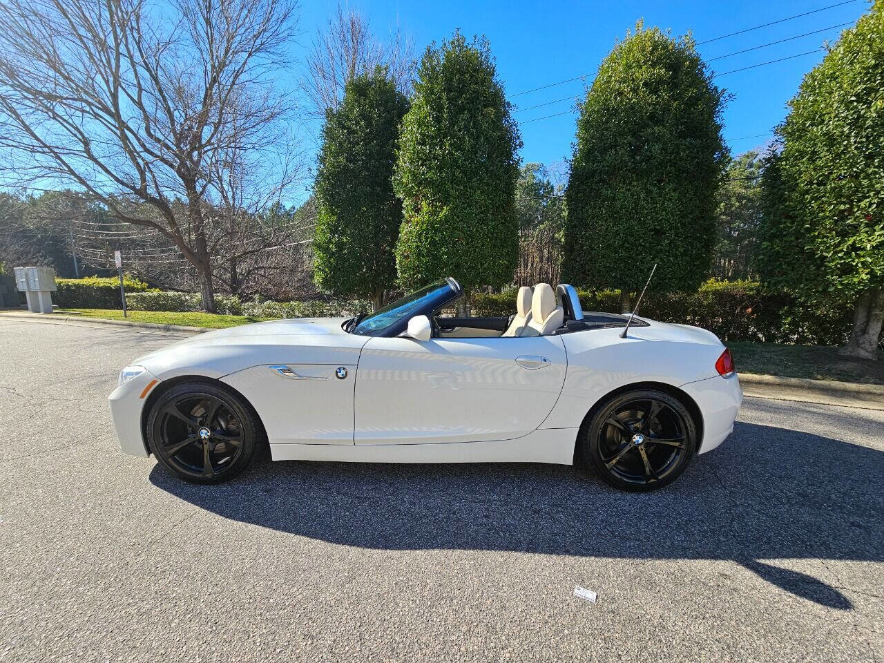 Used 2014 BMW Z4 sDrive28i image 2
