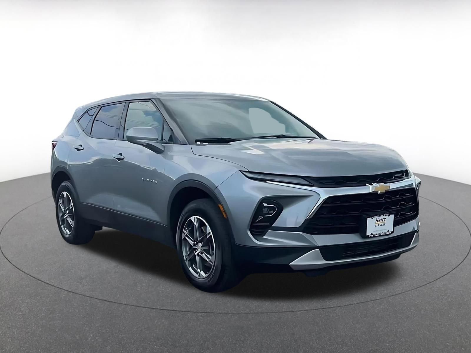 Used 2025 Chevrolet Blazer LT FWD image 3