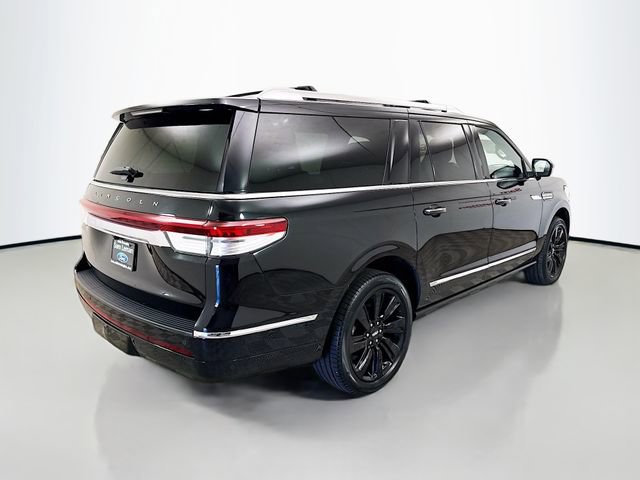 Used 2023 Lincoln Navigator L Reserve image 7