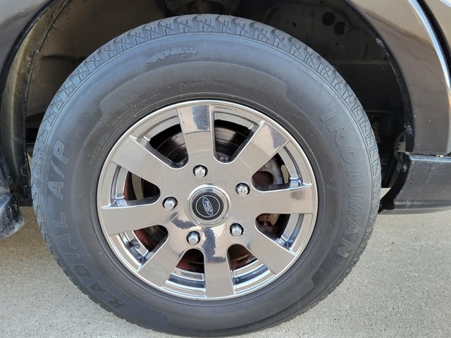 Used 2018 Ford Transit 150 130 Low Roof w/ Exterior Upgrade Package RWD image 10