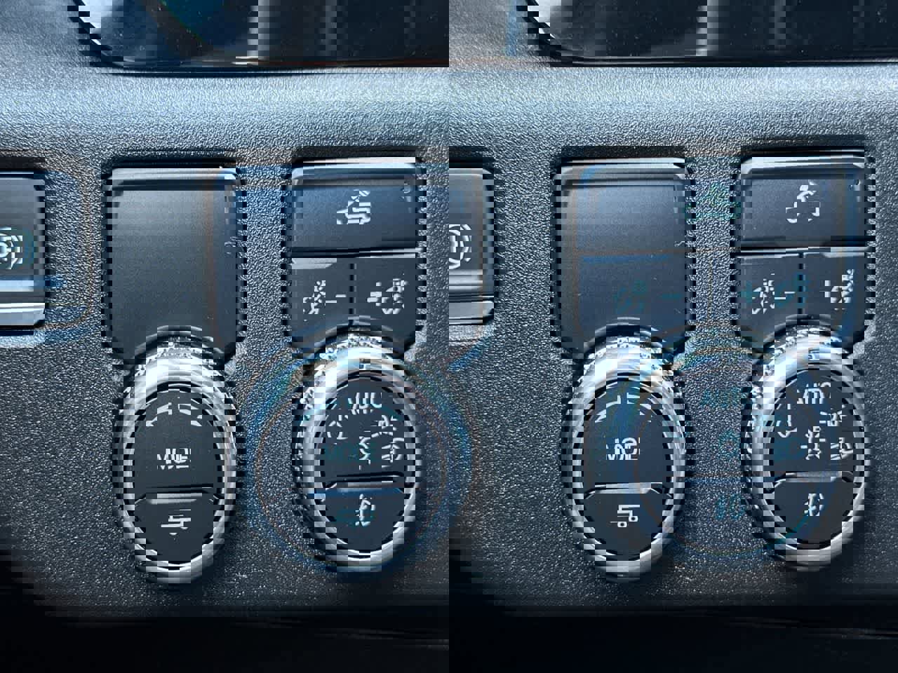 Used 2024 GMC Sierra 1500 Elevation image 37