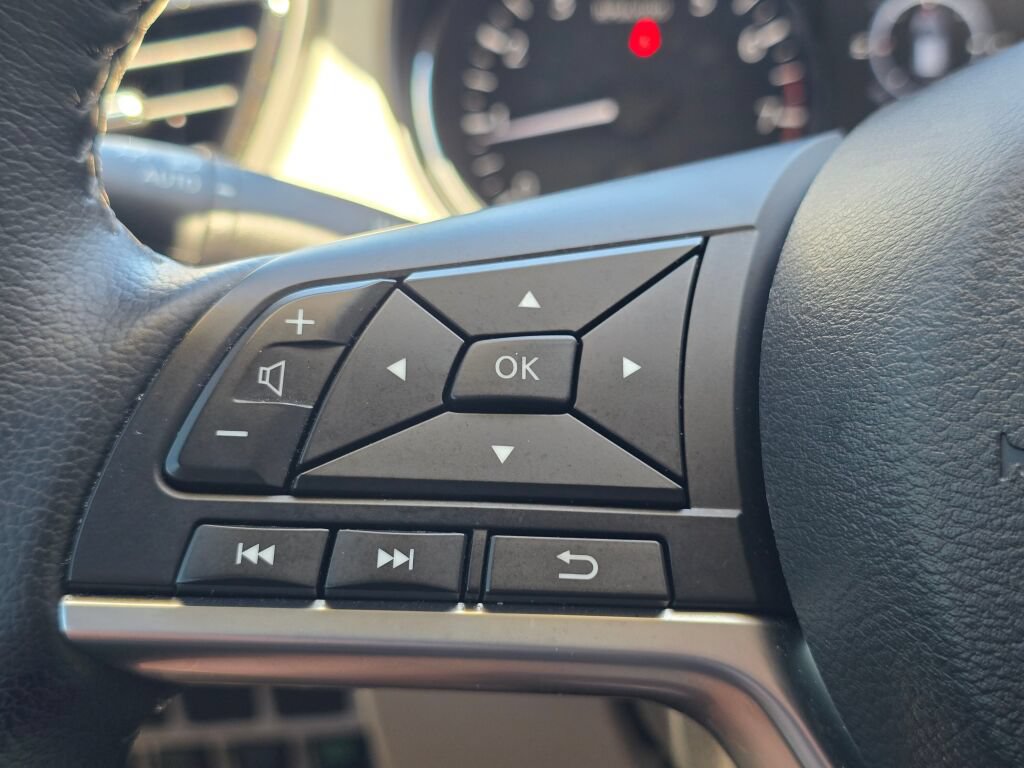 Used 2022 Nissan Rogue Sport SL AWD/4WD image 30