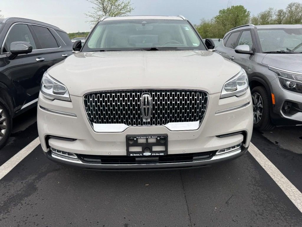 Used 2020 Lincoln Aviator Reserve w/ Equipment Group 202A image 2