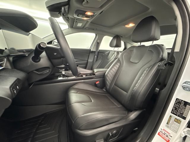 Used 2026 Hyundai Elantra Limited FWD image 13
