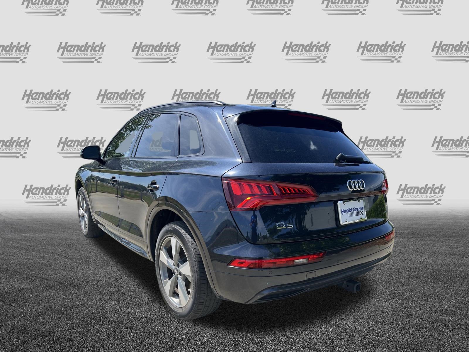 Used 2020 Audi Q5 2.0T Premium w/ Titanium Sport Package AWD/4WD image 8
