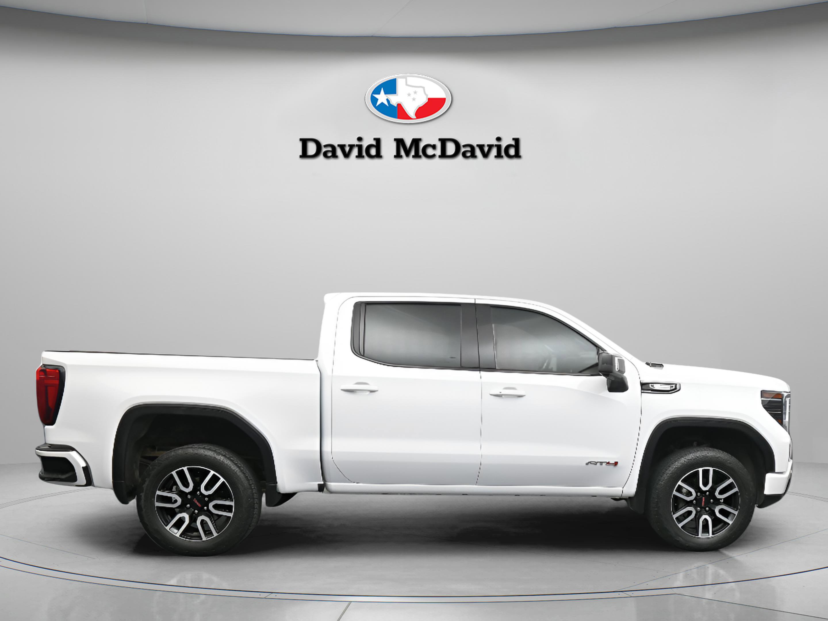 Used 2024 GMC Sierra 1500 AT4 w/ AT4 Preferred Package AWD/4WD image 10