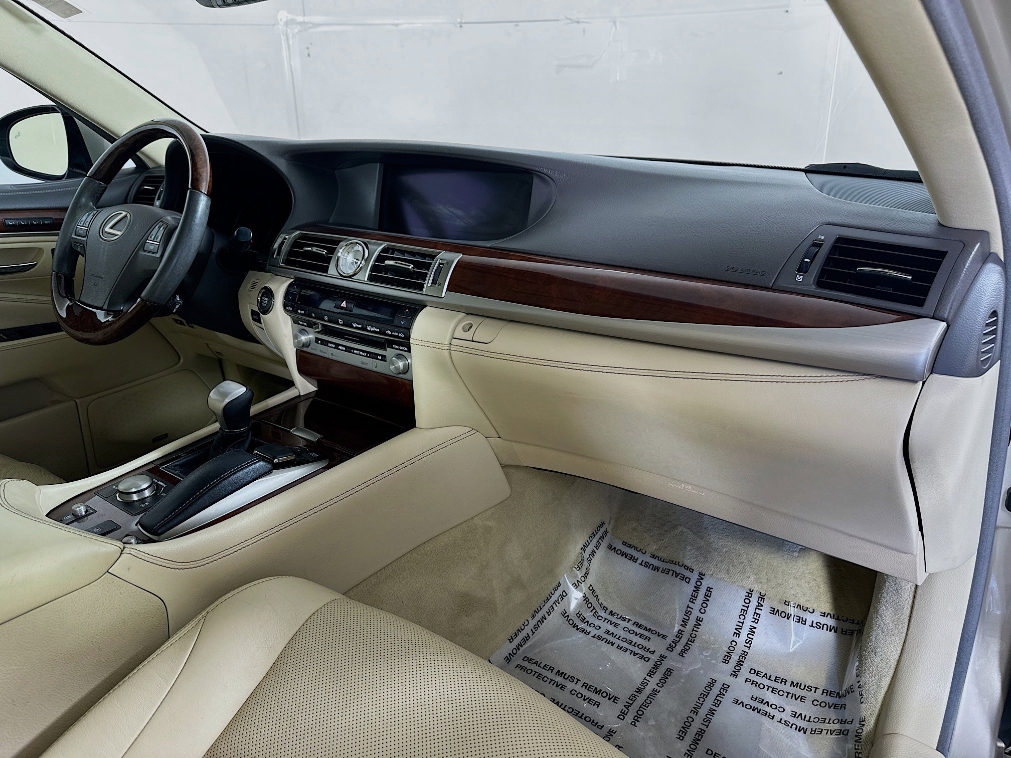 Used 2015 Lexus LS 460 AWD w/ Comfort Package image 30