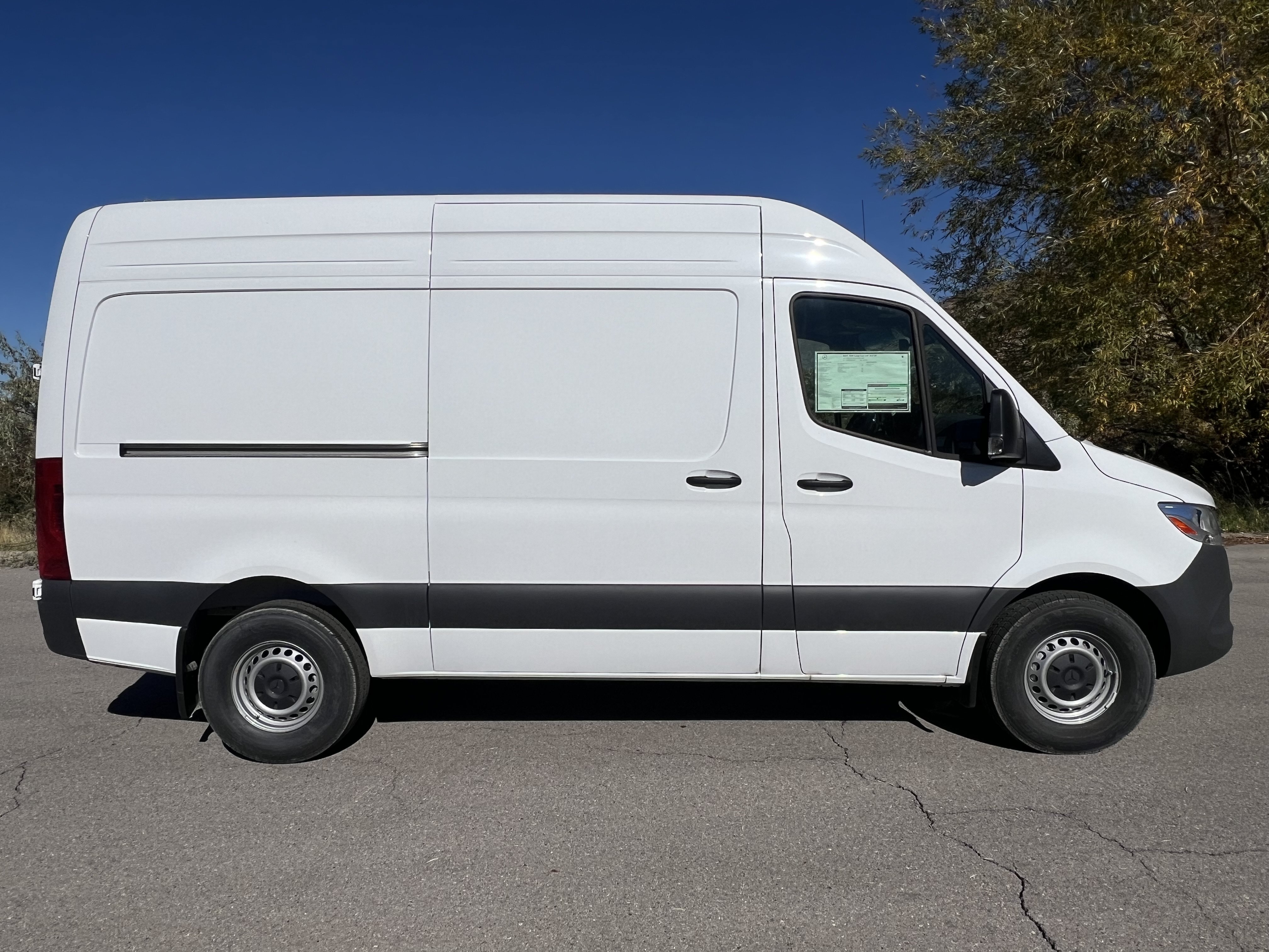 Used 2025 Mercedes-Benz Sprinter 2500 image 14