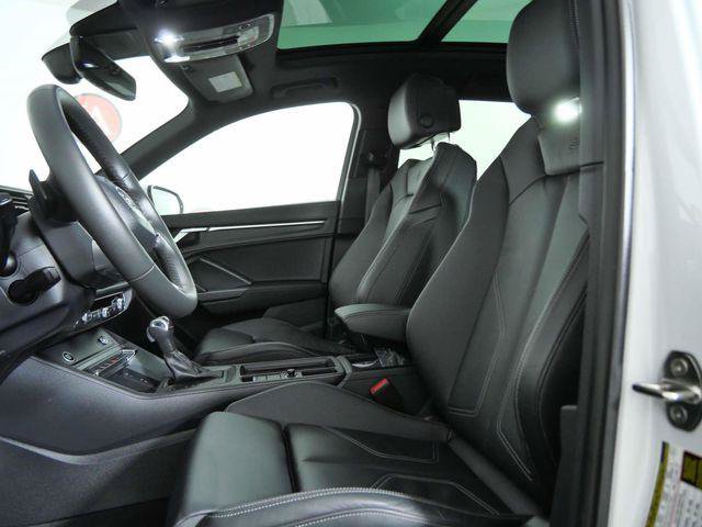 Used 2025 Audi Q3 2.0T Premium w/ Convenience Package AWD/4WD image 17