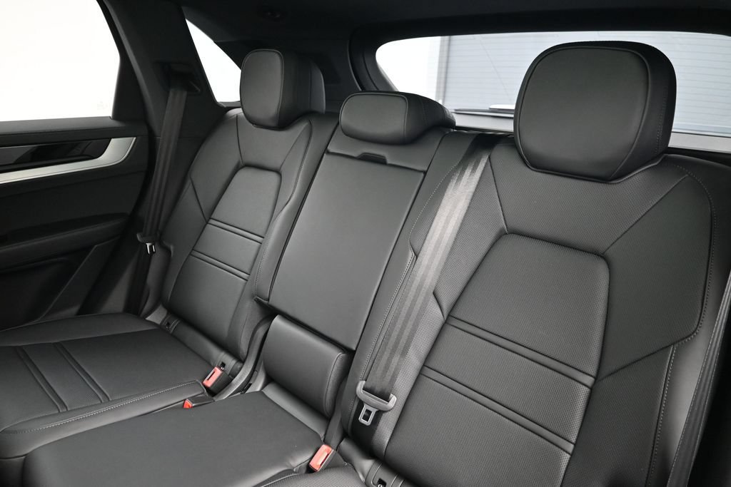 New 2026 Porsche Cayenne S AWD/4WD image 6