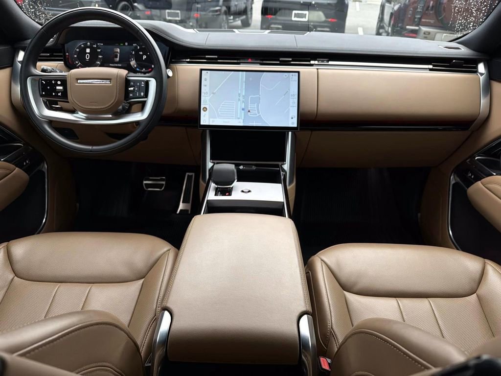New 2025 Land Rover Range Rover Long Wheelbase SE image 14