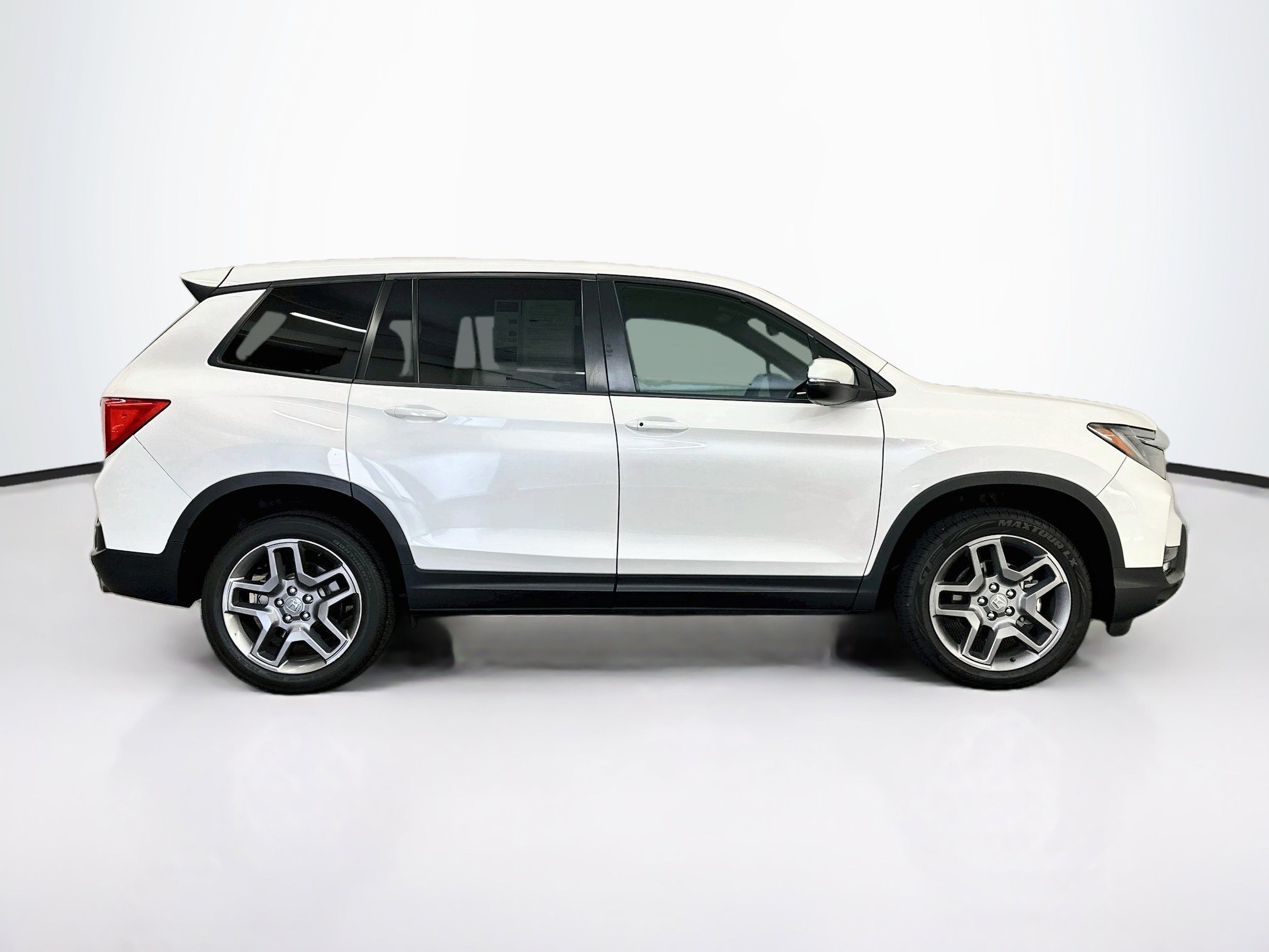 Used 2023 Honda Passport EX-L image 10