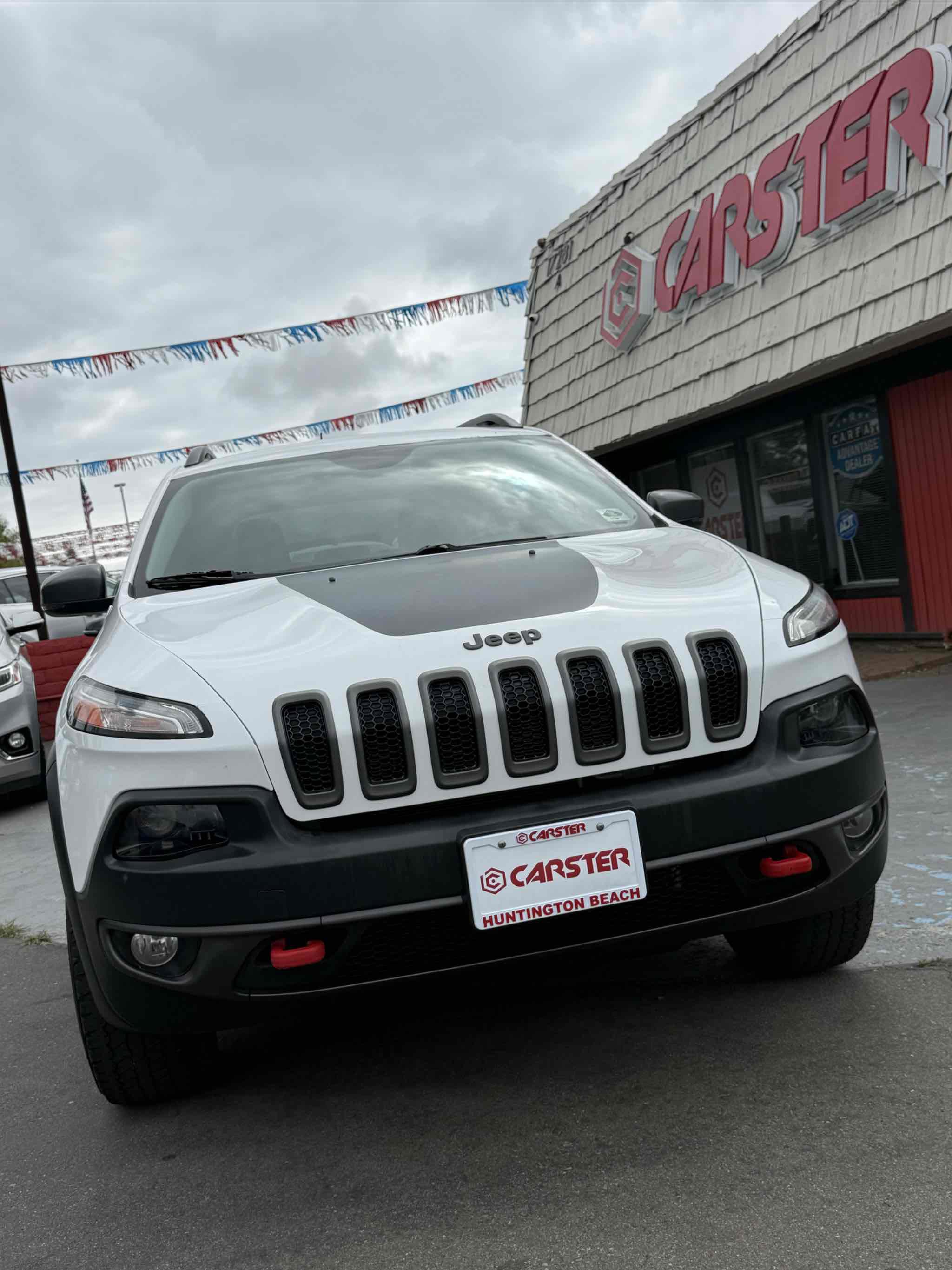 Used 2018 Jeep Cherokee Trailhawk image 5