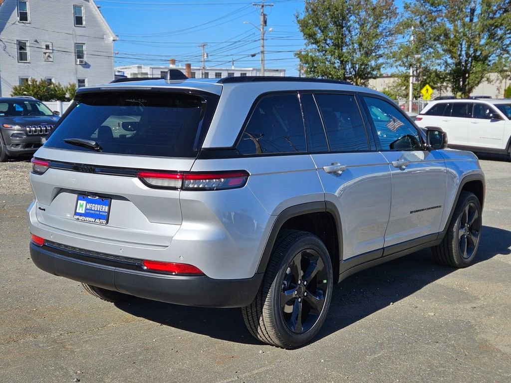 New 2025 Jeep Grand Cherokee Altitude image 5