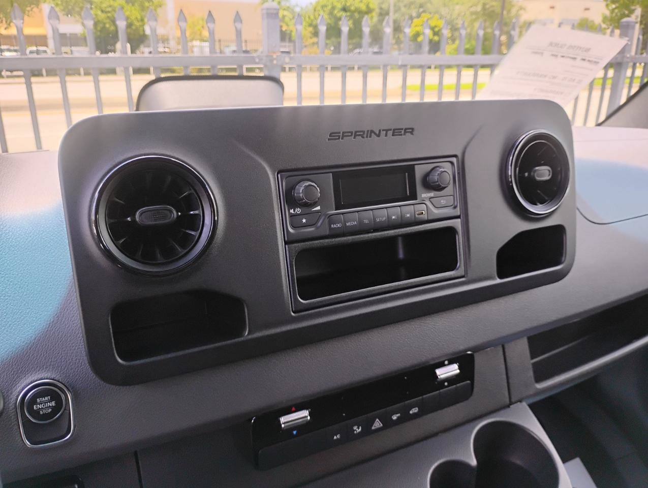 Used 2025 Mercedes-Benz Sprinter 2500 image 22