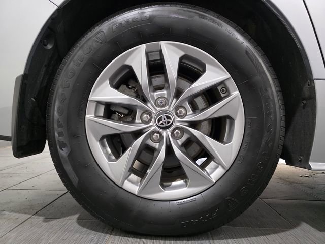 Used 2025 Toyota Sienna XLE w/ XLE Plus Package AWD/4WD image 25