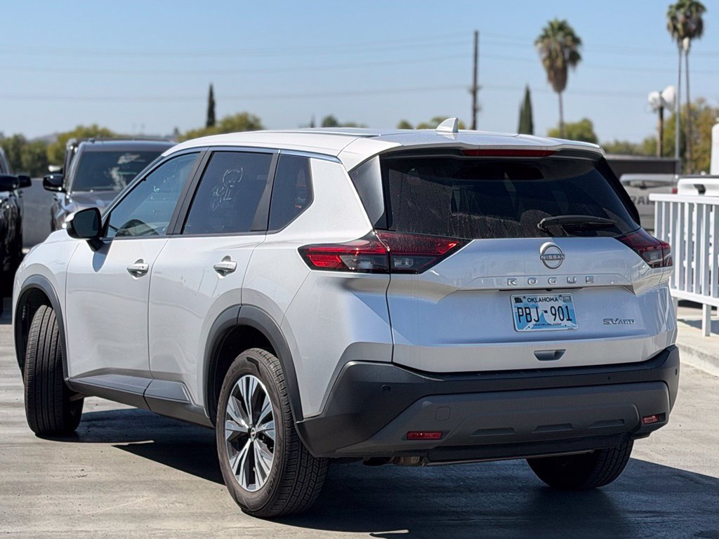 Used 2023 Nissan Rogue SV AWD/4WD image 2