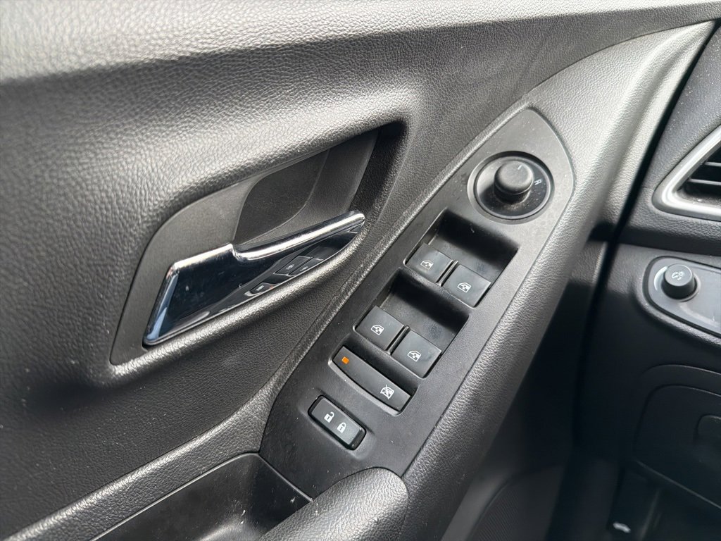 Certified 2022 Chevrolet Trax LS w/ Tint and Cruise Package image 25