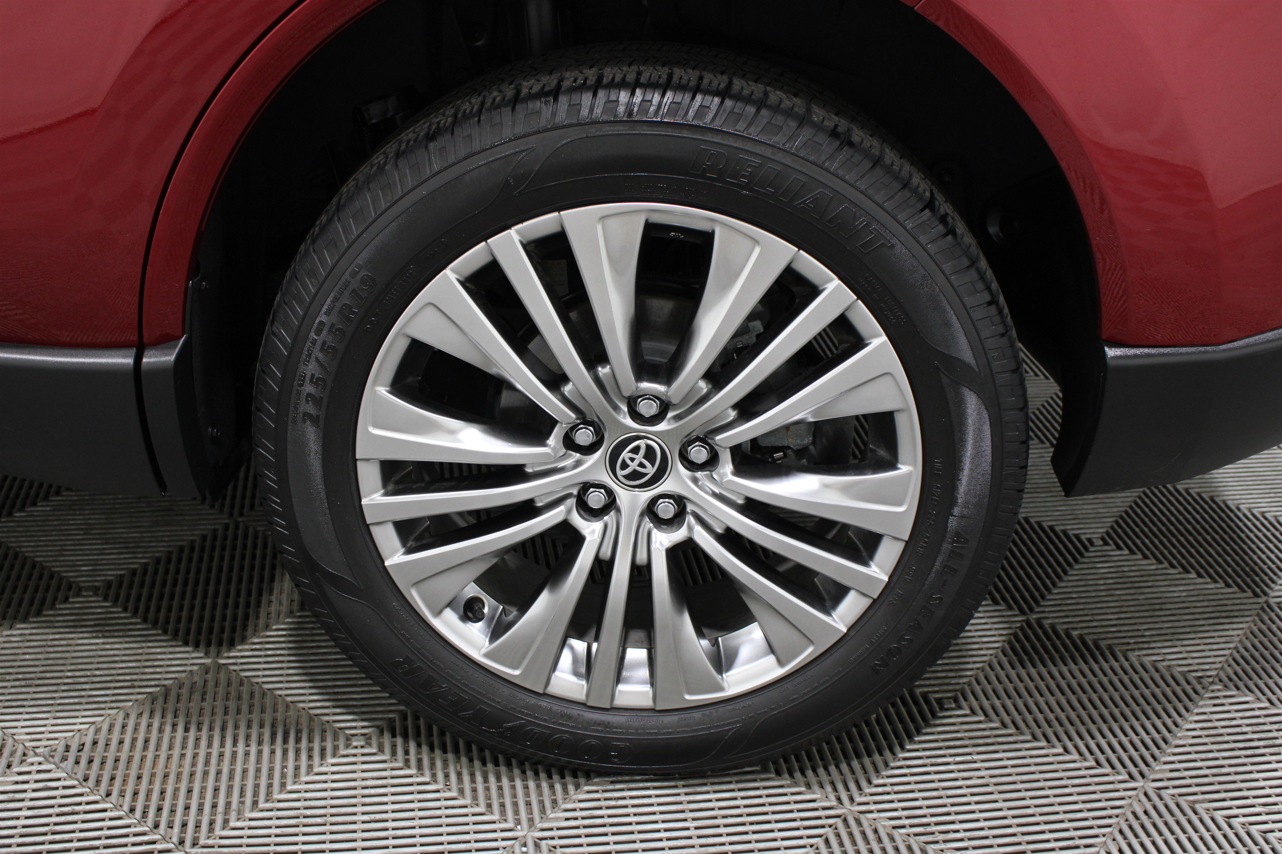 Used 2021 Toyota Venza Limited AWD/4WD image 39