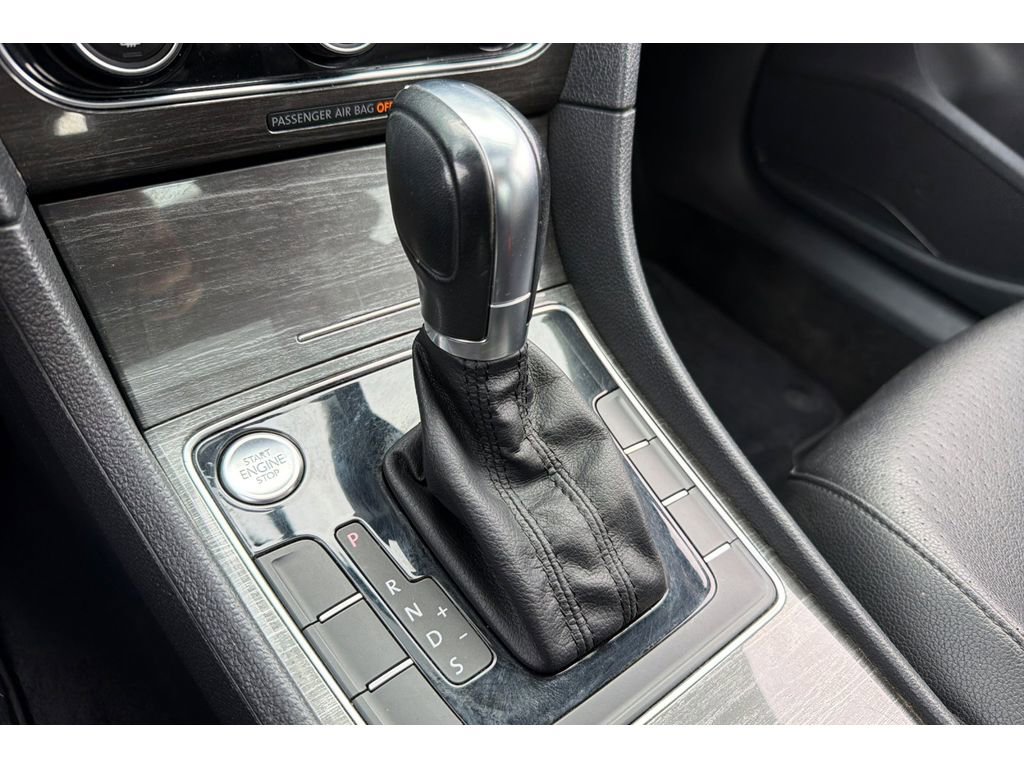 Used 2017 Volkswagen Passat 1.8T SE w/ SE Lighting Package image 22