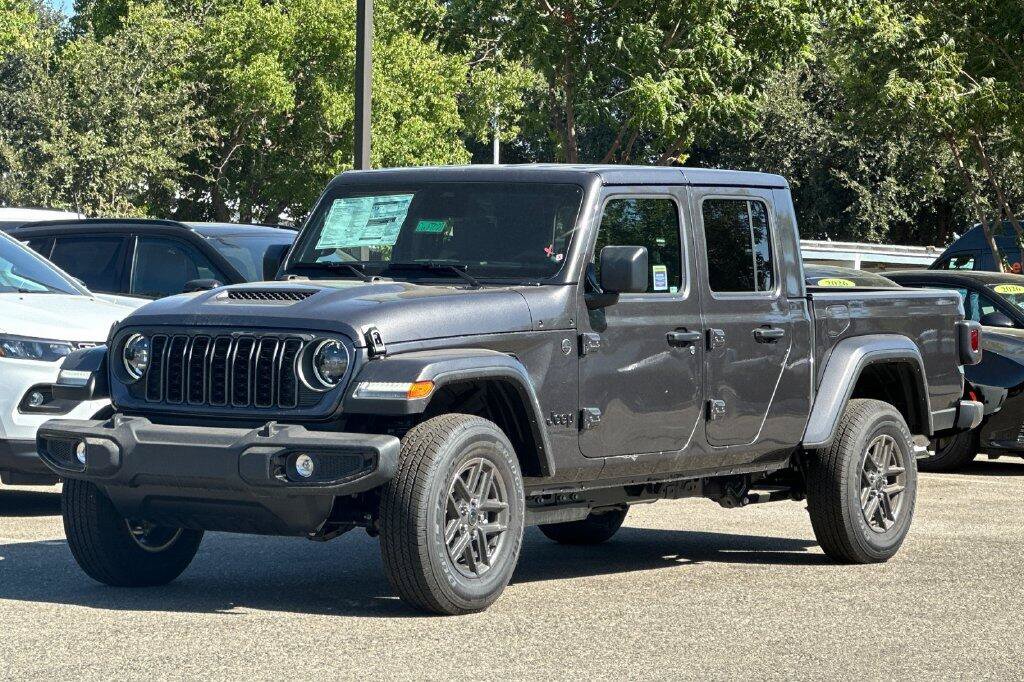 New 2026 Jeep Gladiator Sport AWD/4WD image 8