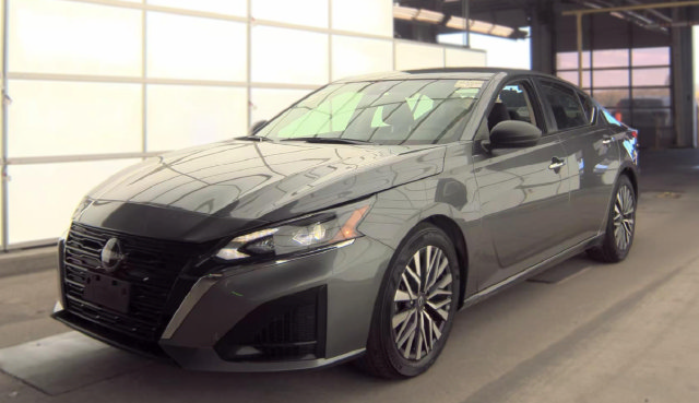 Used 2025 Nissan Altima 2.5 SV