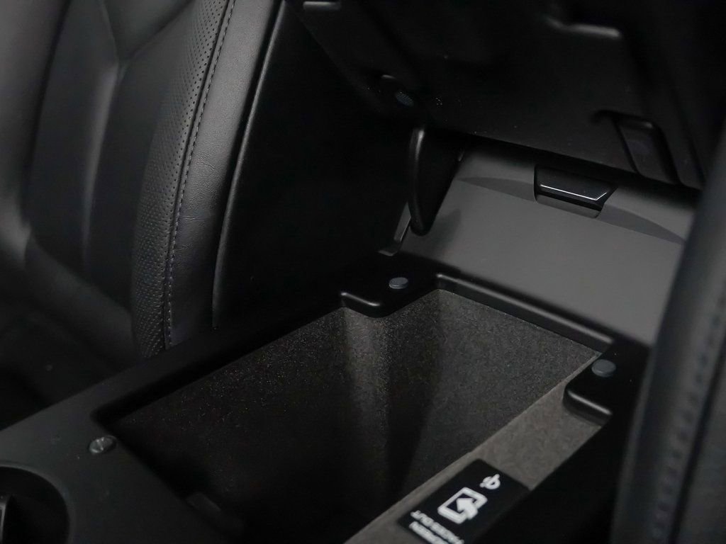 Certified 2025 Porsche Macan image 35