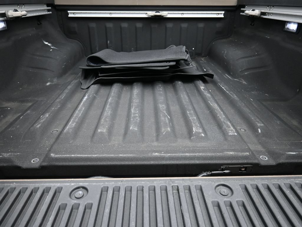 Used 2022 Nissan Frontier PRO-4X AWD/4WD image 18