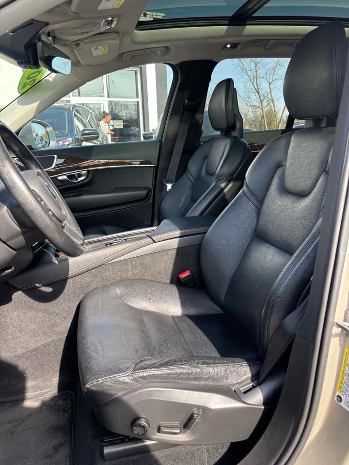Used 2016 Volvo XC90 T6 Momentum w/ Momentum Plus Package image 8