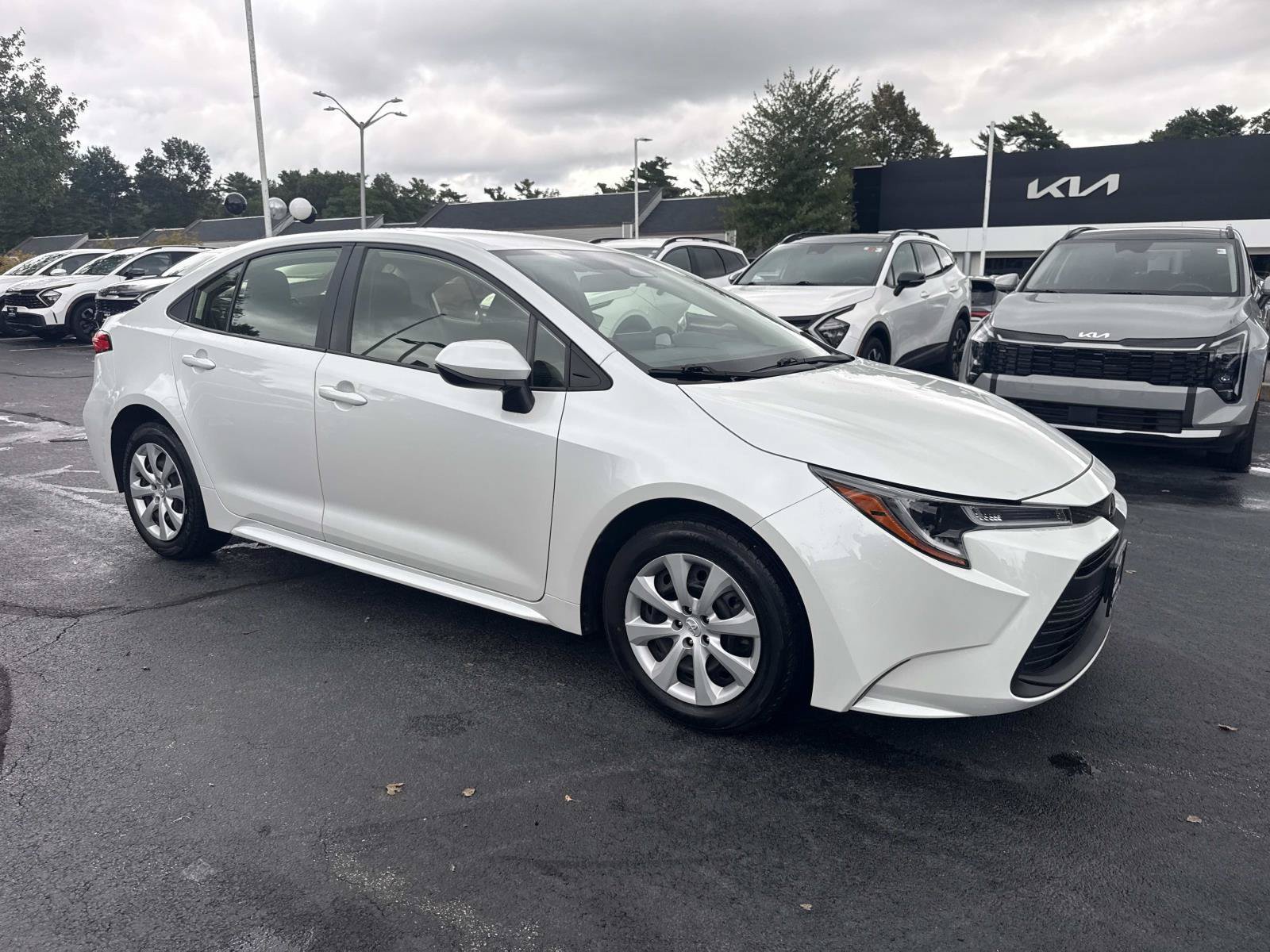 Used 2024 Toyota Corolla LE FWD image 9
