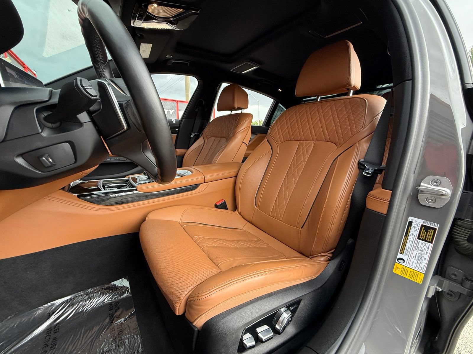 Used 2022 BMW 740i w/ M Sport Package RWD image 23
