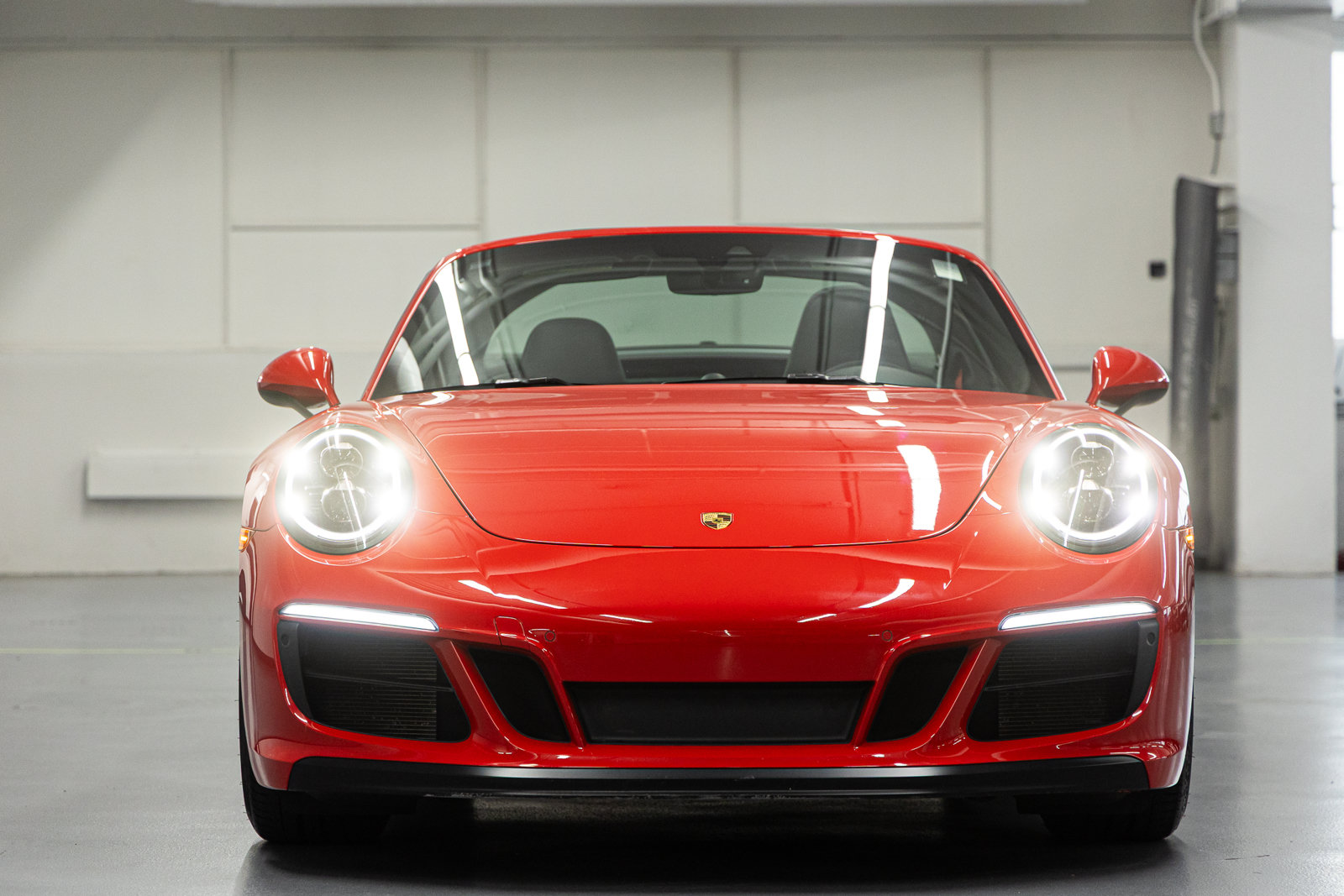 Used 2019 Porsche 911 Targa 4 GTS AWD/4WD image 15