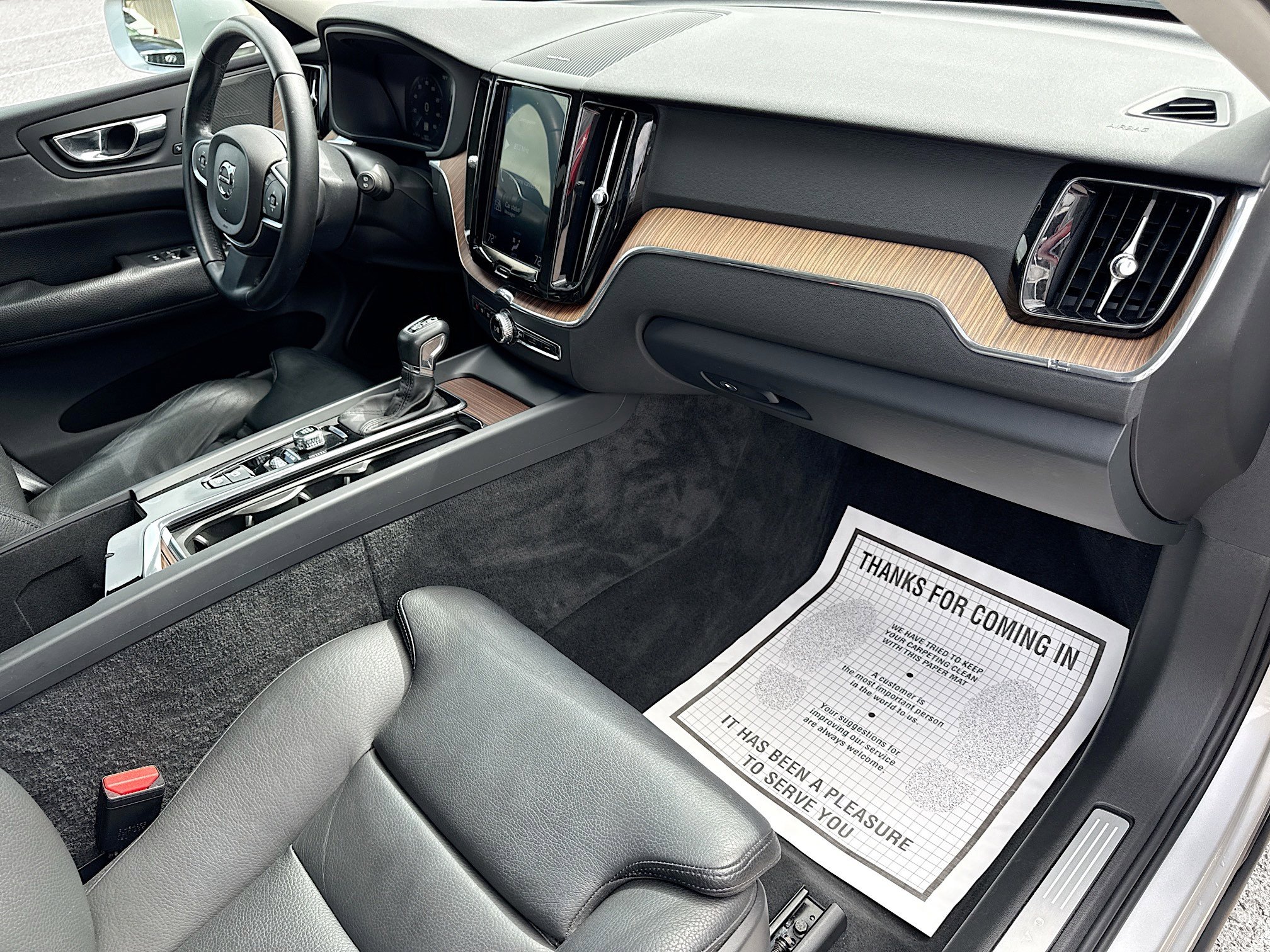 Used 2019 Volvo XC60 T5 Momentum w/ Multimedia Package image 15