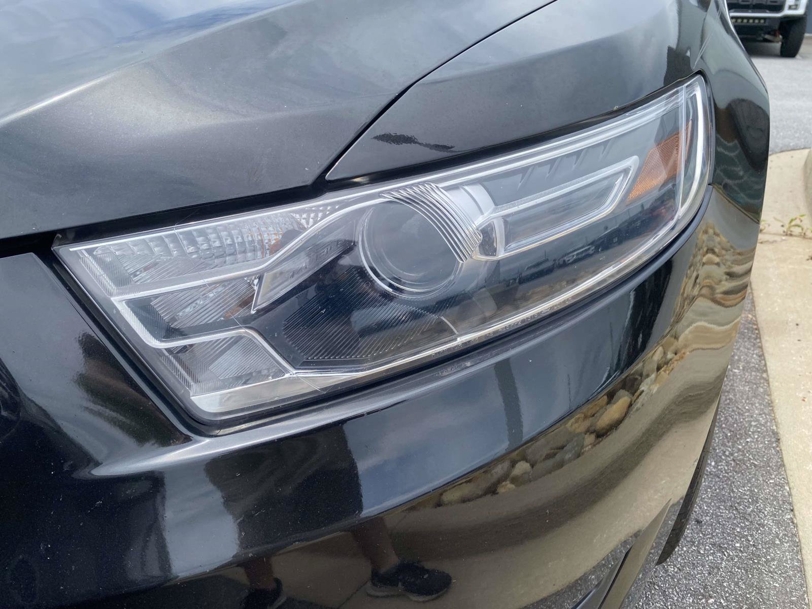 Used 2015 Ford Taurus Limited FWD image 12