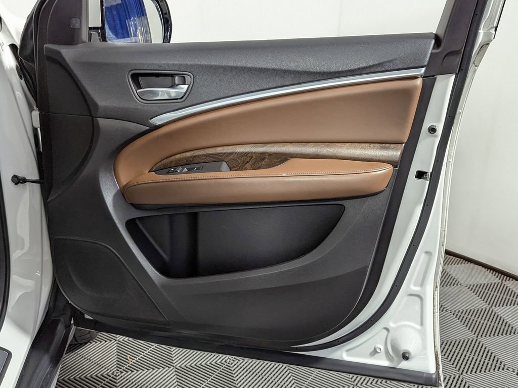 Used 2017 Acura MDX SH-AWD w/ Advance Package image 29