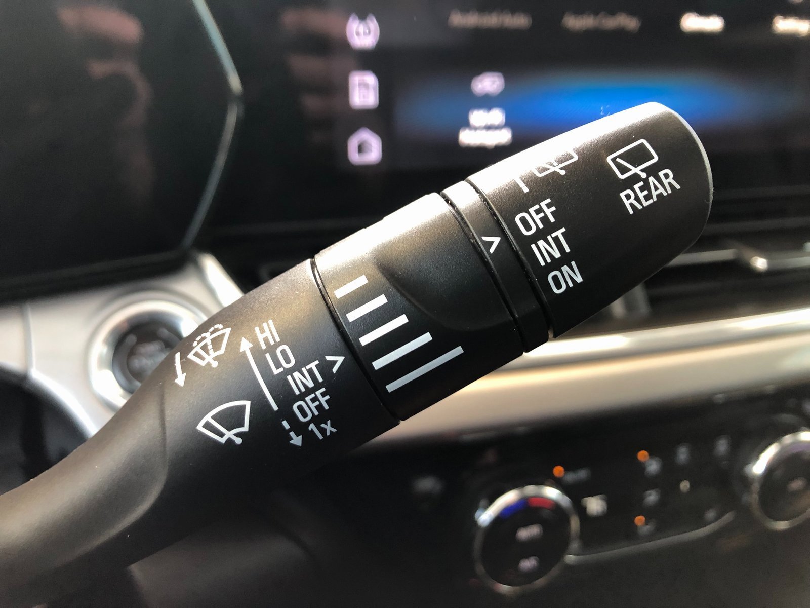 Used 2024 Chevrolet Trax LT w/ Sunroof Package image 28