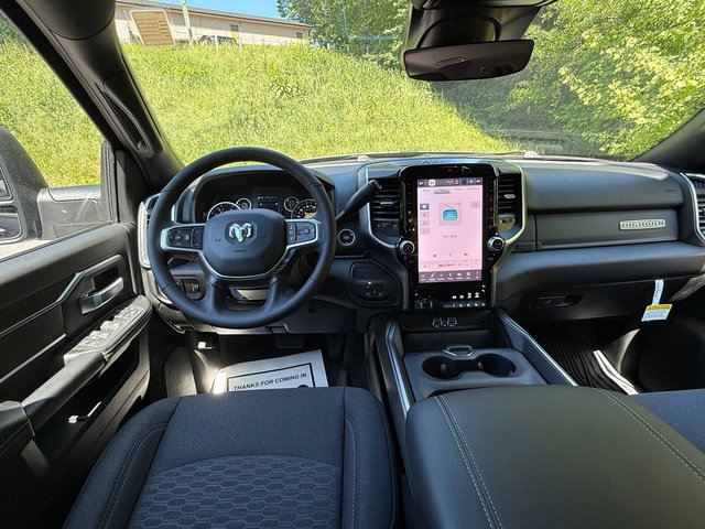 New 2026 RAM 2500 Big Horn AWD/4WD image 13