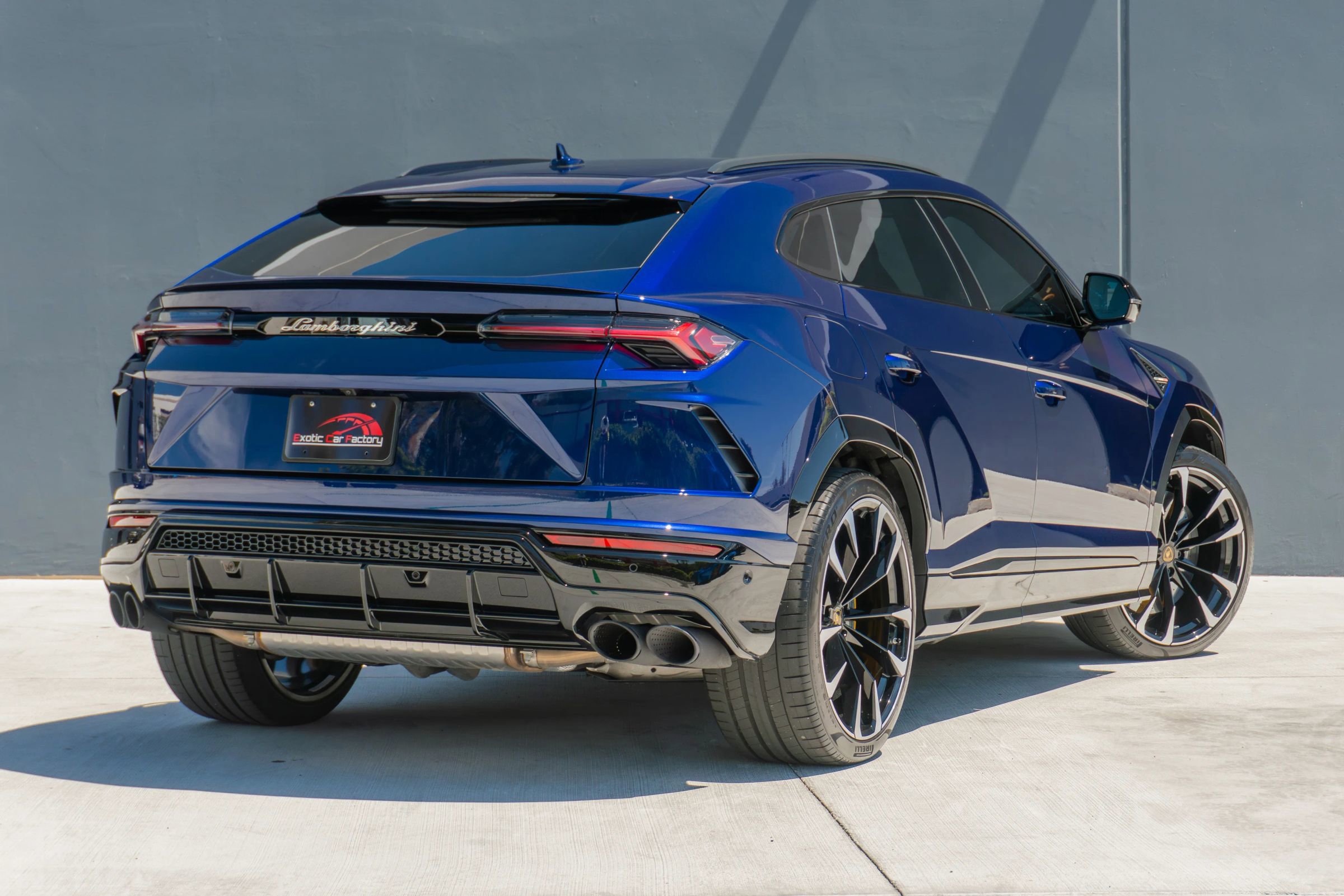 Used 2021 Lamborghini Urus AWD/4WD image 7