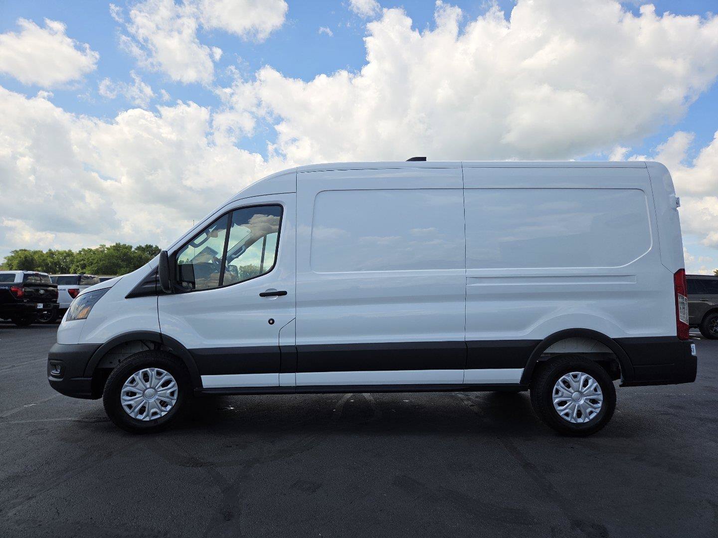 New 2026 Ford Transit 250 148 Medium Roof w/ Interior Upgrade Package RWD image 10