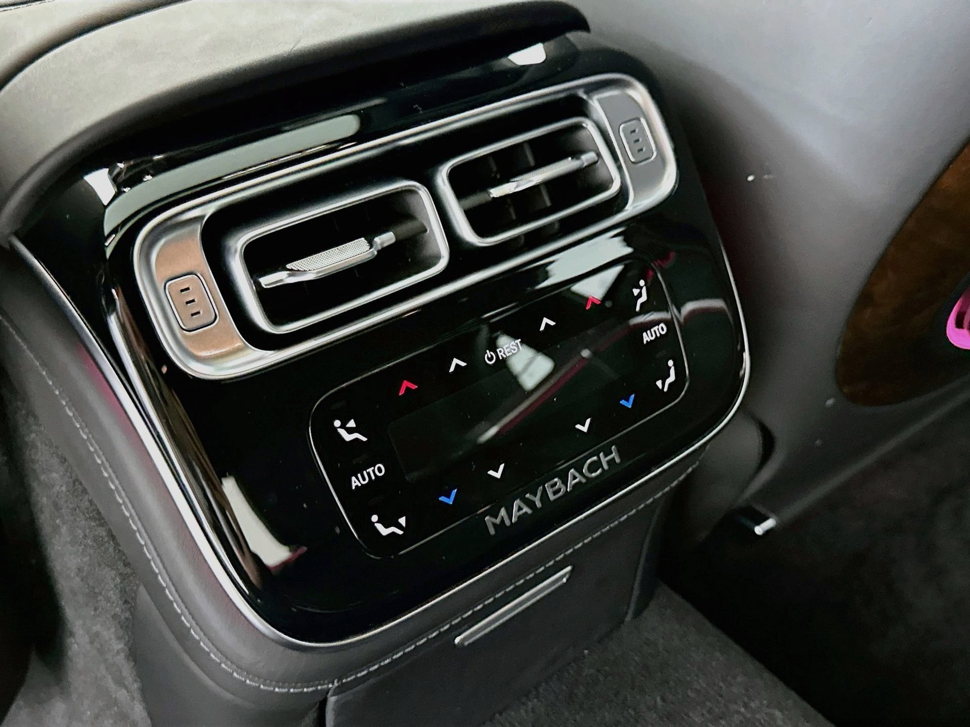 Used 2024 Mercedes-Benz Maybach S 680 4MATIC image 29
