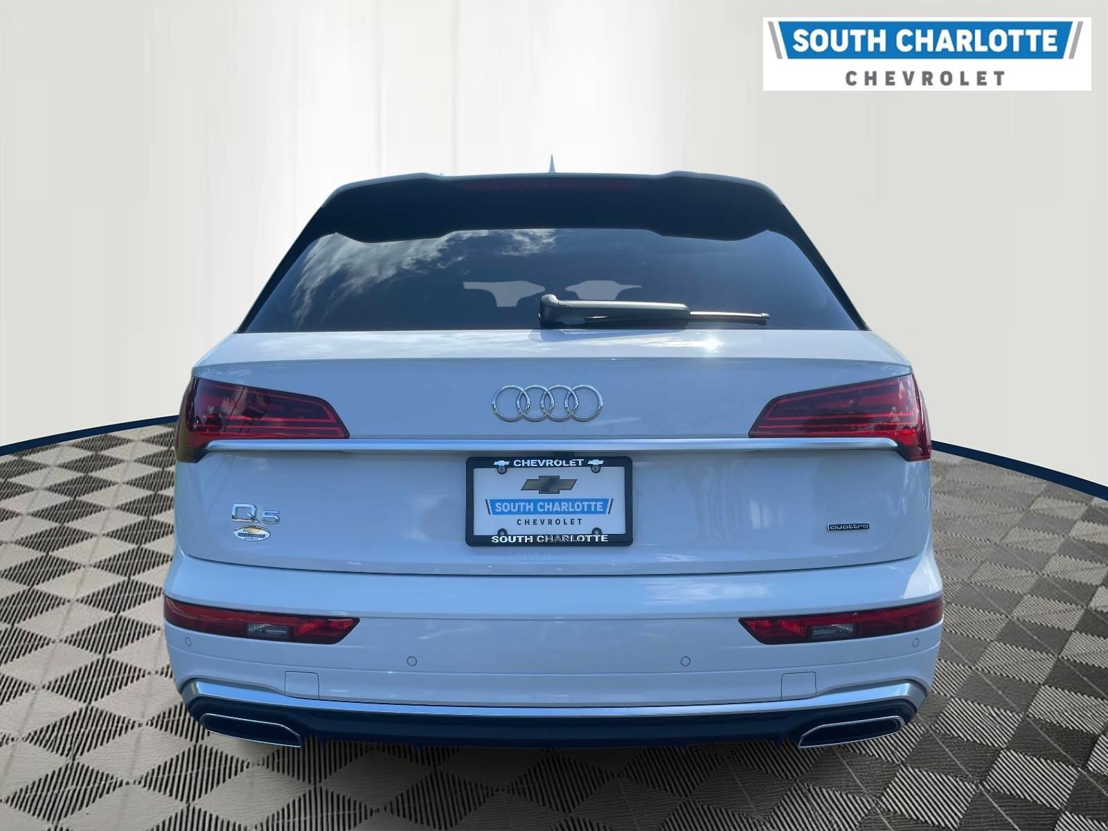 Used 2023 Audi Q5 2.0T Premium w/ Convenience Package AWD/4WD image 5