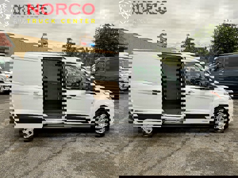 Used 2021 Ford Transit Connect XLT image 2