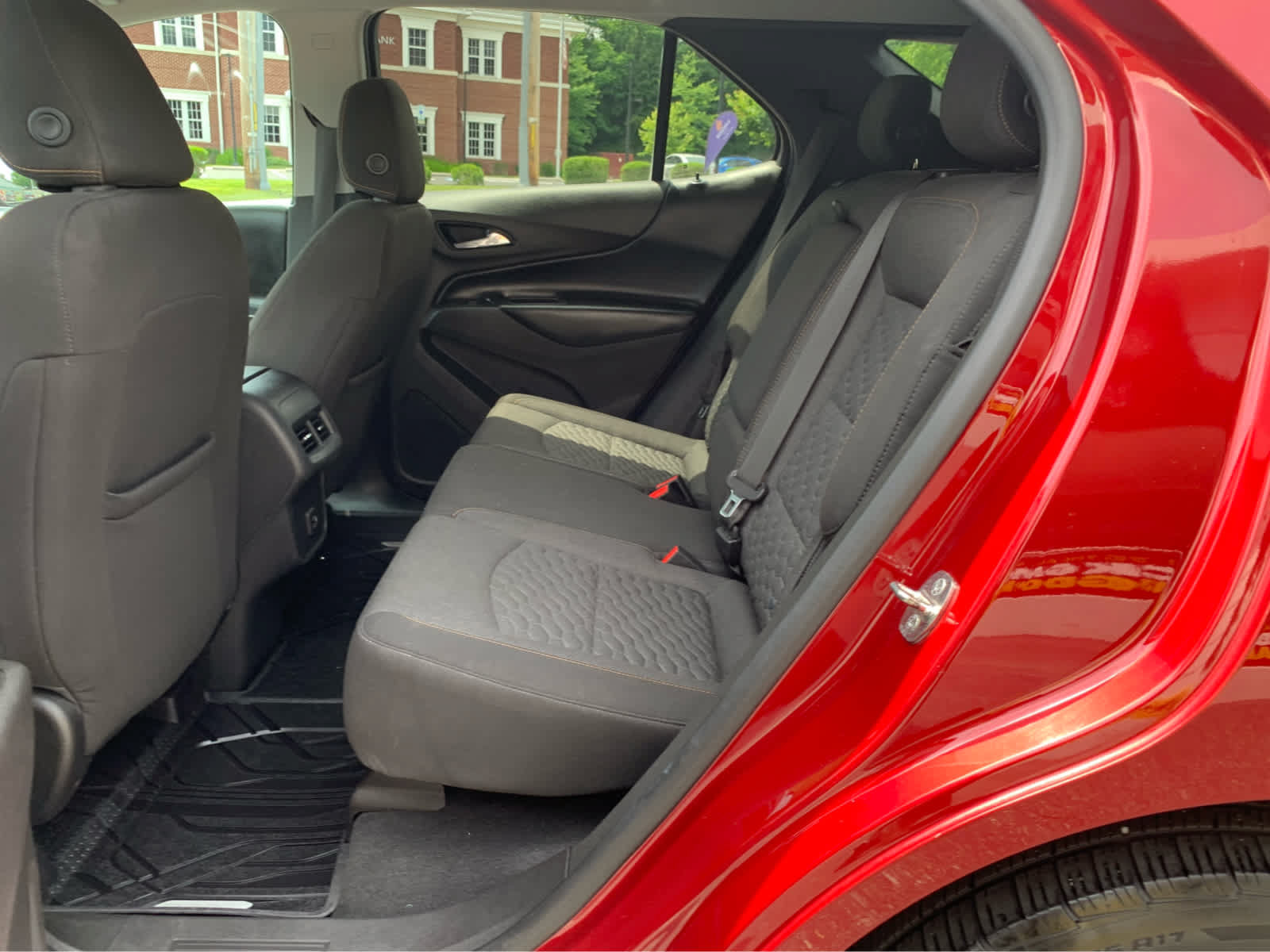 Used 2019 Chevrolet Equinox LT FWD image 24