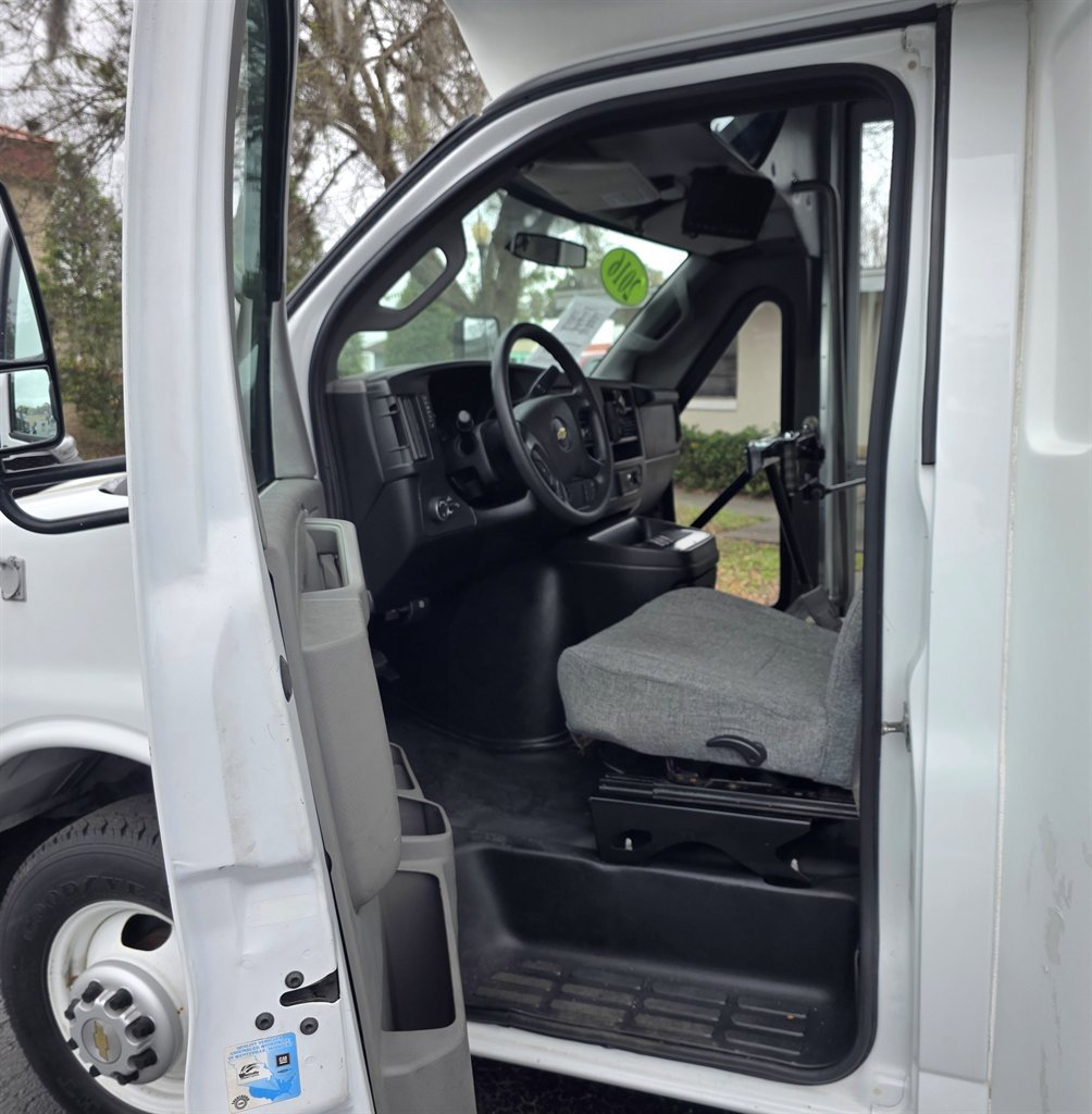 Used 2016 Chevrolet Express 3500 w/ Shuttle Bus Package image 11