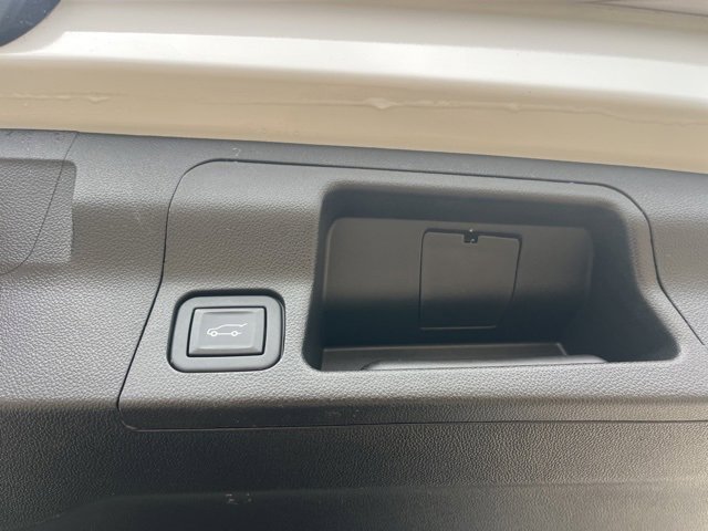 Used 2023 GMC Acadia SLE w/ Driver Convenience Package image 47