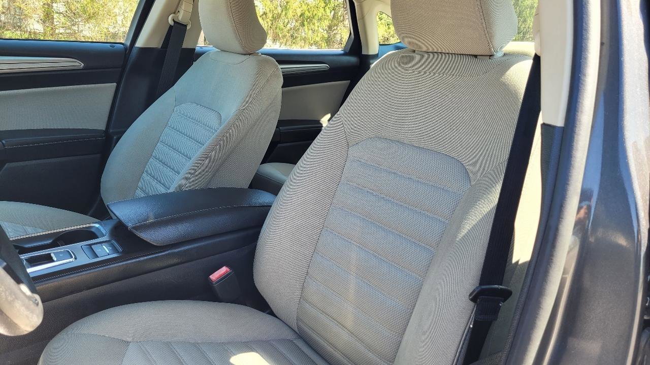Used 2018 Ford Fusion S FWD image 12