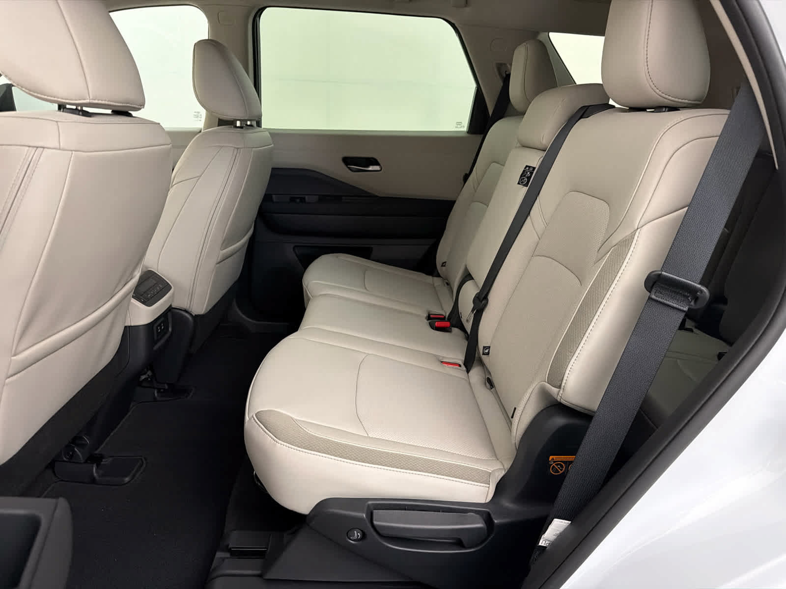New 2026 Nissan Pathfinder SL FWD image 13