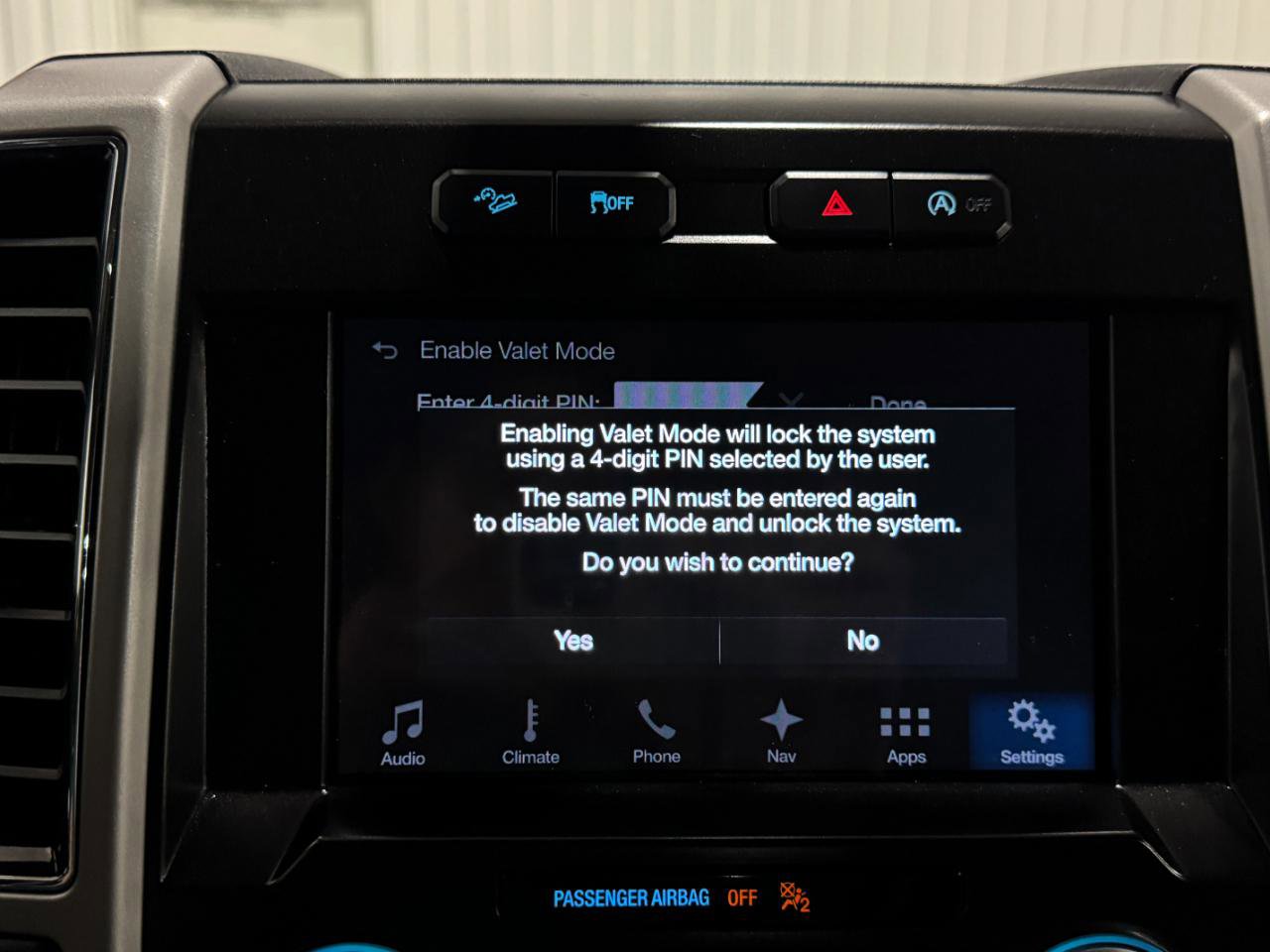 Used 2018 Ford F150 Lariat w/ Equipment Group 502A Luxury AWD/4WD image 49