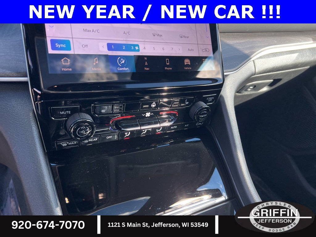 Used 2024 Jeep Grand Cherokee L Limited image 24